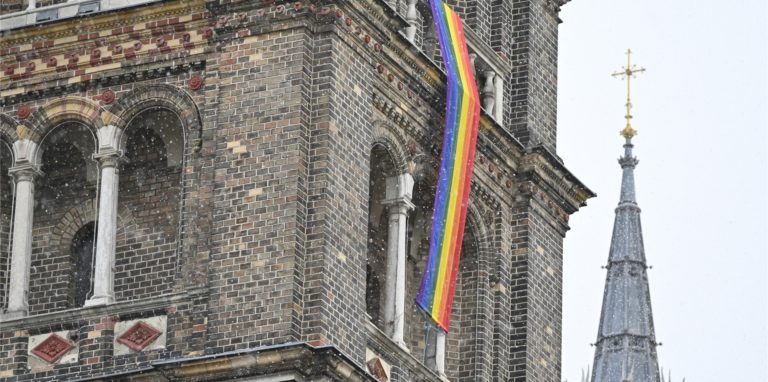 Für den jungen Mann aus Baden-Württemberg ist der Rauswurf aus dem Priesterseminar ein Zeichen der „Falschheit und Doppelmoral“ der katholischen Kirche. (Symbolbild)
