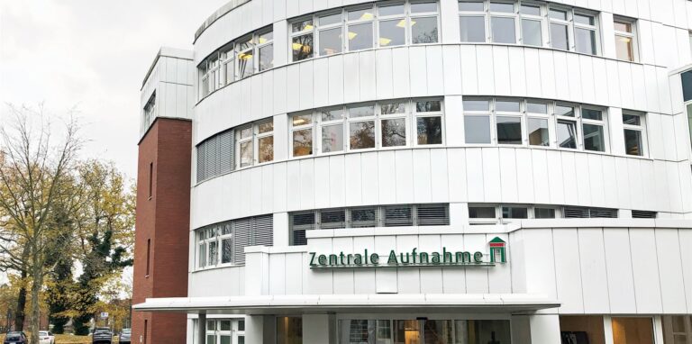 Viele verunsicherte Patienten suchen nach einer Impfung mit Astrazeneca das Dorstener Krankenhaus auf – in der Regel haben sie grippeähnliche Symptome.