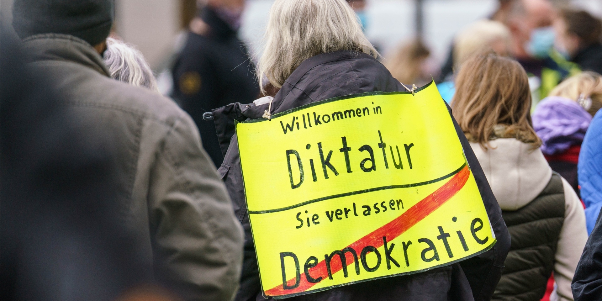 Der Verfassungsschutz stellt nun Teile der „Querdenker“-Szene unter Beobachtung.