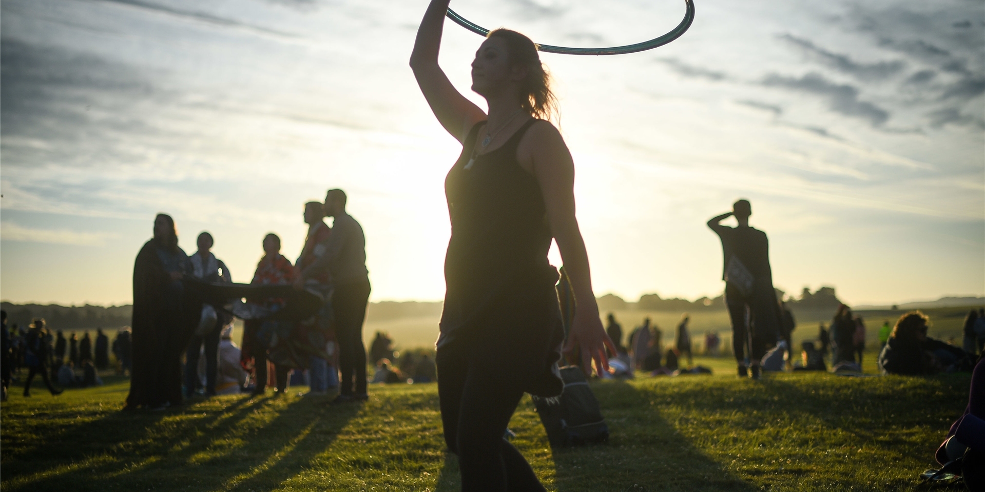 „Beim Hoopdance nutzt man mit der Zeit eher kleinere und leichtere Reifen“, erklärt Trainerin Rosi Völker.