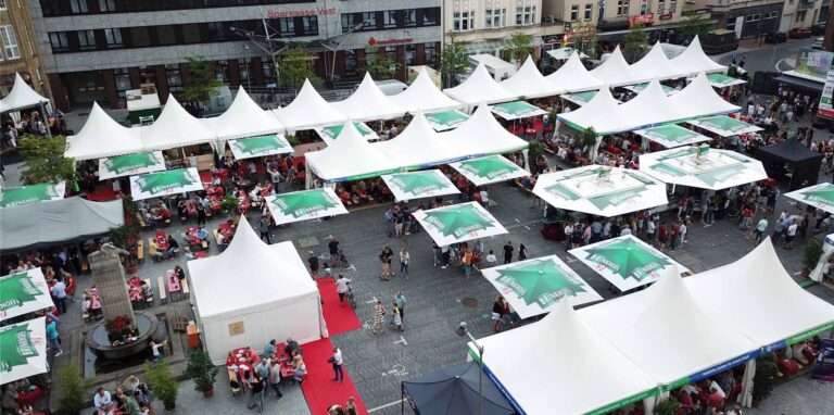 „Castrop kocht über“: So sah es zum Auftakt 2019 auf dem Marktplatz aus. Diesmal wäre das Schlemmerfest im Spätsommer möglich.