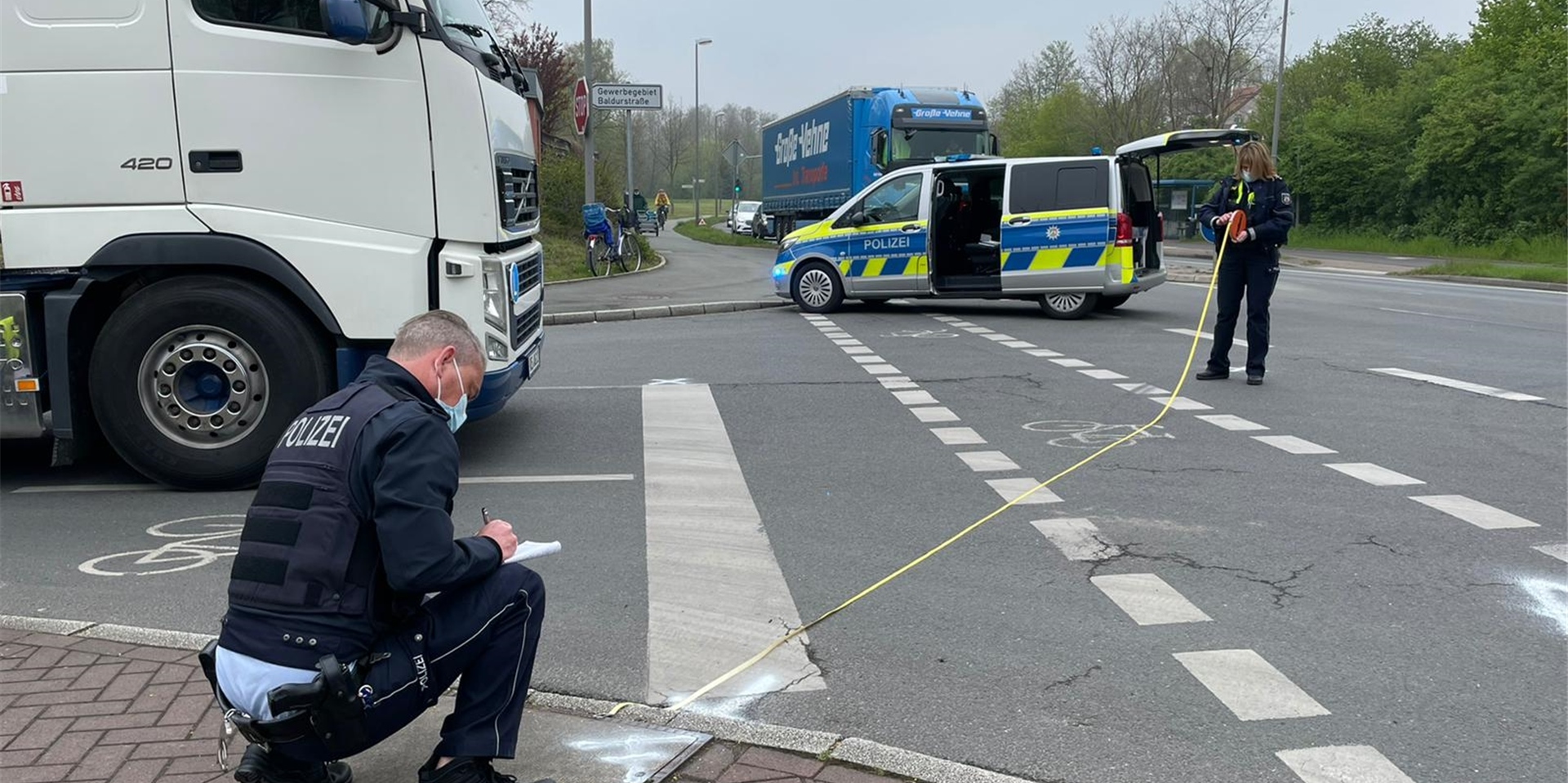 Bei dem Unfall auf der Borkener Straße wurde eine Fahrradfahrerin verletzt.