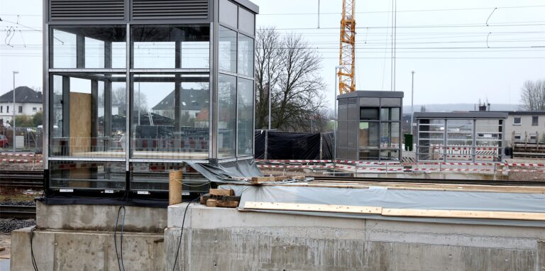 Das Halterner Bahnhof wird bald barrierefrei sein. Die Aufzüge sind schon eingebaut.