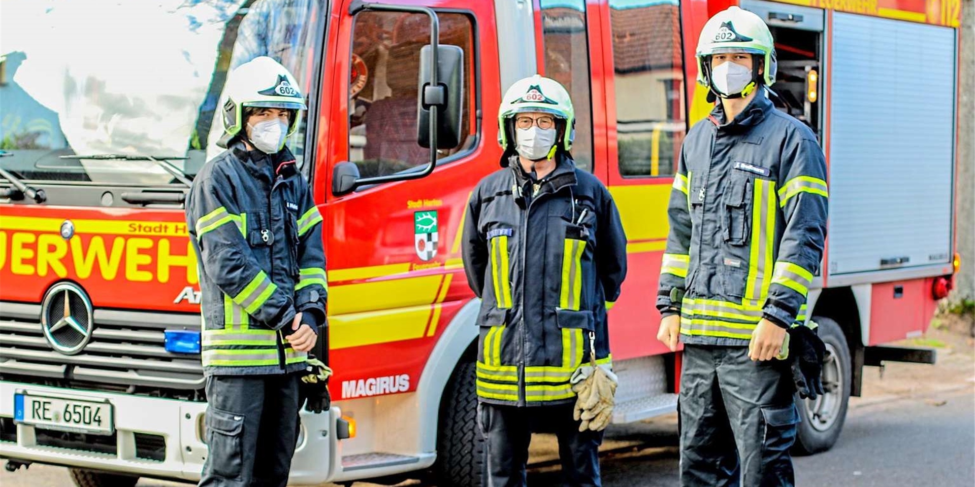 Alle Einsatzkräfte der Feuerwehr Herten – egal ob Berufsfeuerwehr oder Freiwillige Feuerwehr – müssen im Einsatz eine Mund-Nase-Bedeckung tragen.