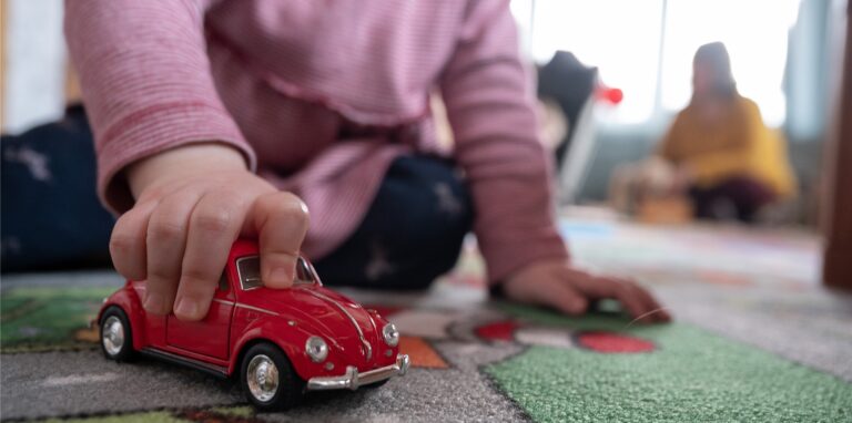 Durch die „Bundesnotbremse“ bieten die Kindertagesstätten zurzeit nur Notbetreuung an. Trotzdem kommen relativ viele Kinder.