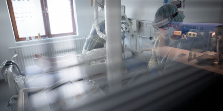 Auch jüngere Menschen können bei einem schweren Covid-Verlauf auf einer Intensivstation landen.