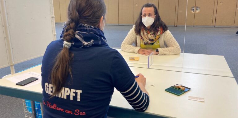 Das Grundschulpersonal in Haltern wurde bei einer Aktion in der Seestadthalle geimpft.