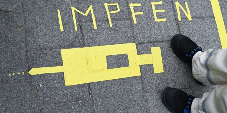 Jetzt wollen viele Menschen möglichst schnell geimpft werden. Das sorgt manchmal für Ärger oder Unsicherheit.