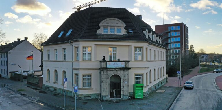 Die Dorstener Moschee wird aktuell umgebaut. Daher feiern die Muslime das Ende des Ramadans in der Turnhalle des Schulzentrums an der Pliesterbecker Straße.