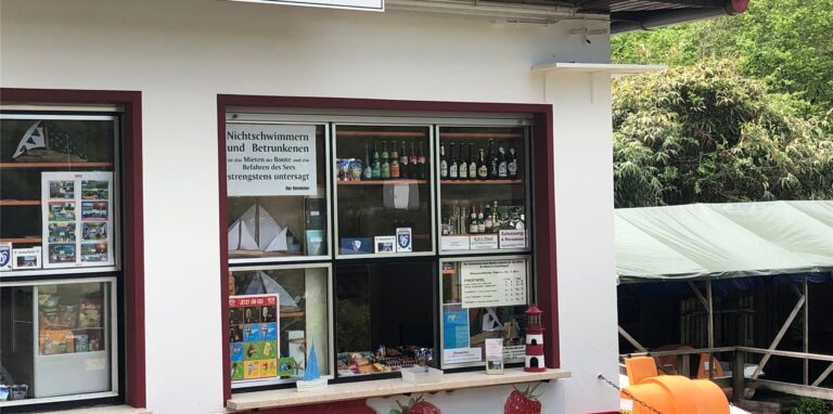 Der Bootsverleih Meilenbrock an der Antoniusbrücke darf aufgrund der Corona-Schutzverordnung nur den Kiosk öffnen.