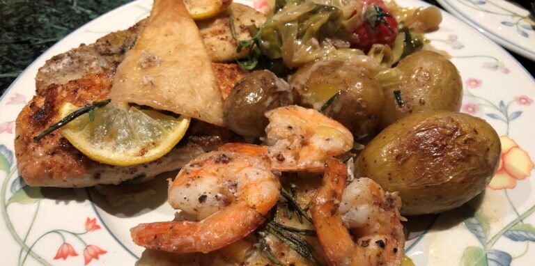 Die Hauptspeise: Dreierlei vom Fisch mit Spitzkohl und Rosmarinkartoffeln