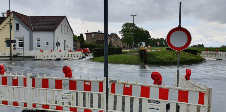 Der Langenbochumer Kreisverkehr ist zur Hälfte gesperrt – und dadurch auch die beiden Einmündungen der Mühlenstraße.