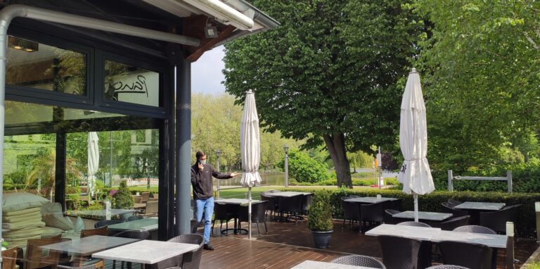 Im Panorama Café am Stadtgarten reservierten einige Gäste bereits vor.