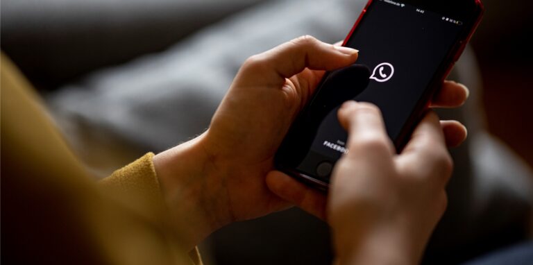 Der Messenger-Dienst WhatsApp hat offenbar seine Einstellungen für Gruppenchats zurückgesetzt.