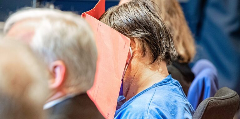 Der Angeklagte Lars H. soll Marvin hundertfach sexuell missbraucht haben.