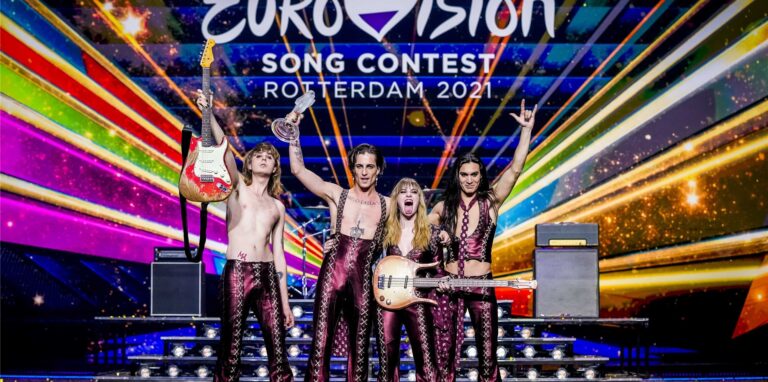 Italien hat mit dem rockigen Protestsong «Zitti e buoni» der Band Måneskin den Eurovision Song Contest in Rotterdam gewonnen.
