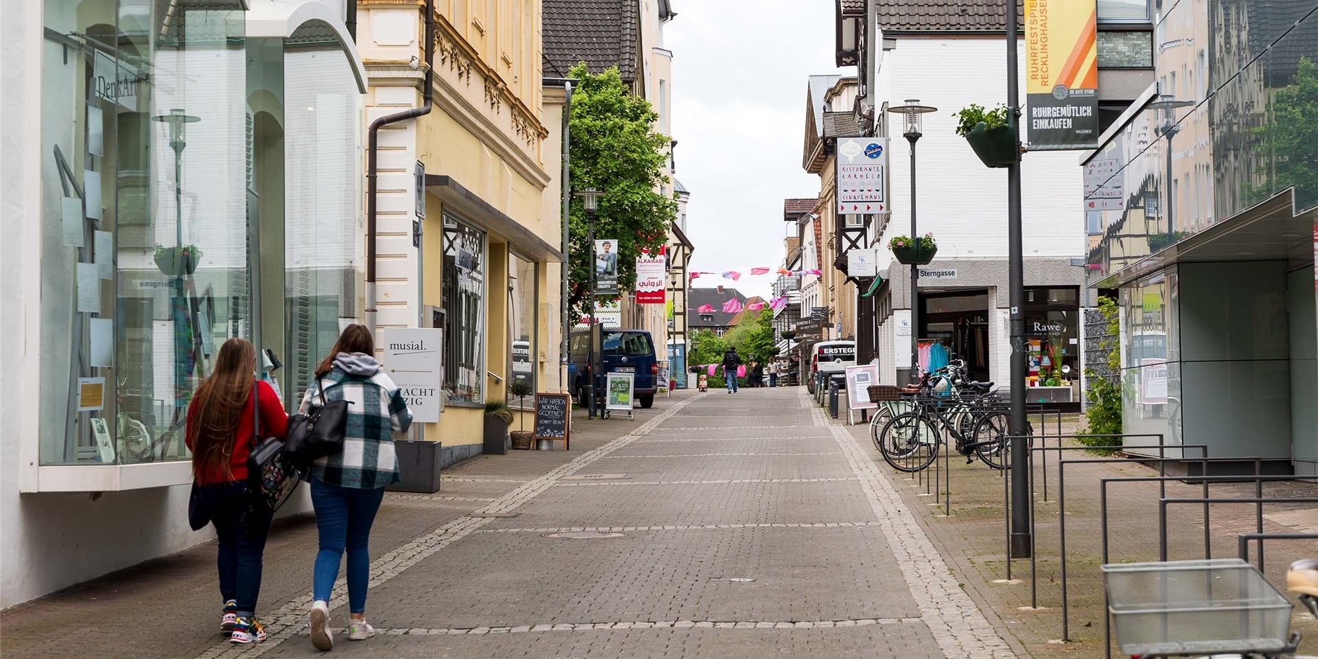 Im Bereich der Heilige-Geist-Straße sorgt ein aggressiver Wohnungsloser regelmäßig für Angst und Schrecken. Jetzt wurde der 21-Jährige verurteilt.