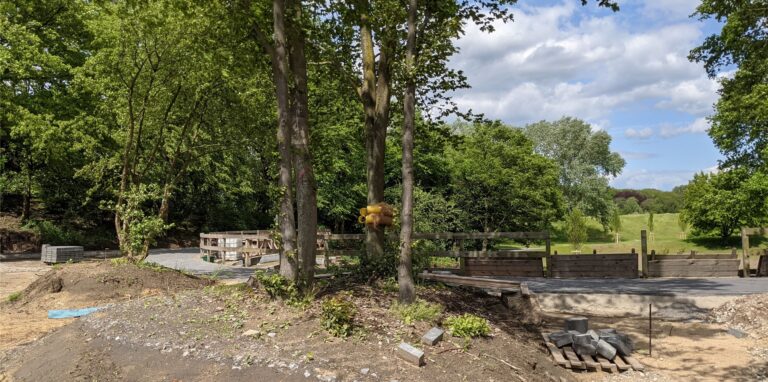 Das Sommerprogramm für das Amphitheater im Bürgerpark steht. Noch ist der Bereich der Terrassenbar zwar eine Baustelle, doch die soll bis zum Beginn des Veranstaltungsreigens Vergangenheit sein.