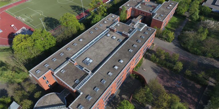 Die Willy-Brandt-Gesamtschule will einheitliche Endgeräte für alle Schüler.
