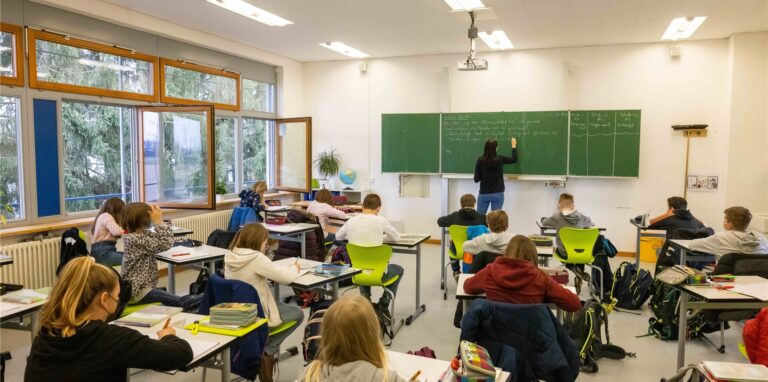 Seit Montag gilt an fast allen NRW-Schulen wieder der Präsenzunterricht.