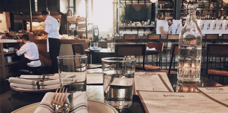 Die Gastronomie darf ihre Innenräume öffnen, wenn die Inzidenz in Dortmund stabil unter 50 bleibt. Und auch sonst könnten bald einige Lockerungen beim Infektionsschutz greifen.