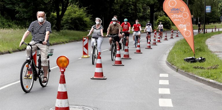 Rund 75 Teilnehmer nutzten die Gelegenheit, den neuen Radweg auszuprobieren.