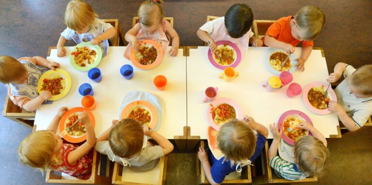 In den städtischen Kindergärten wechselt der Caterer: Ab Sommer gibt es leckeres Essen aus dem Münsterland.