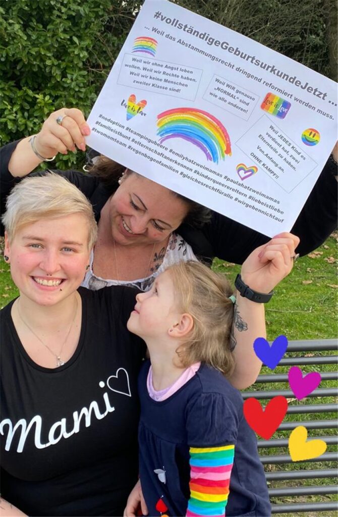 title attribut Für Emily ist es „etwas ganz besonderes“ eine Mama und eine Mami zu haben.