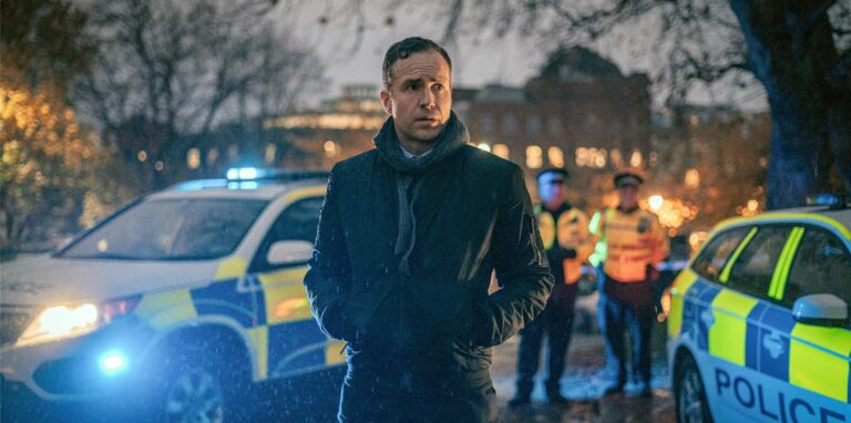 In einer Szene aus der Mini-Serie «Der Giftanschlag von Salisbury» ist der Ermittler Nick Bailey (Rafe Spall) zu sehen. Die Mini-Serie ist in der Arte-Mediathek zu sehen.