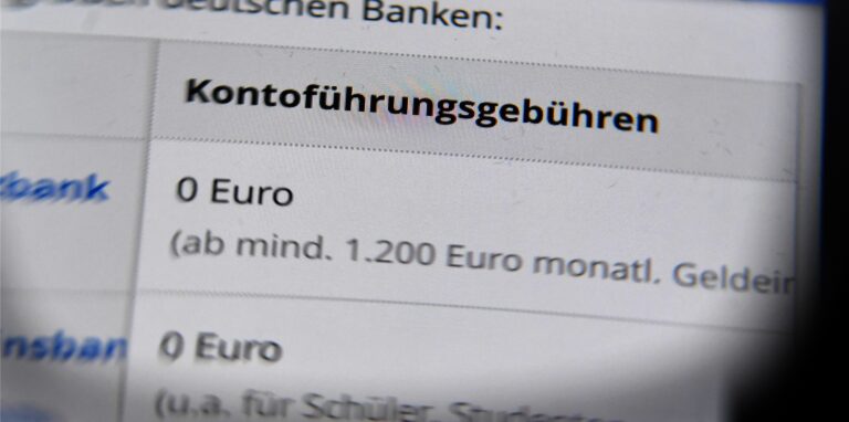 Viele Bankkunden haben von angekündigten Gebührenerhöhungen bislang oft gar nichts bemerkt.