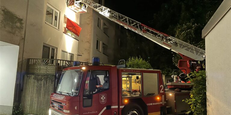 Die Feuerwehr rückte gegen 0.25 Uhr nach Wulfen-Barkenberg aus.