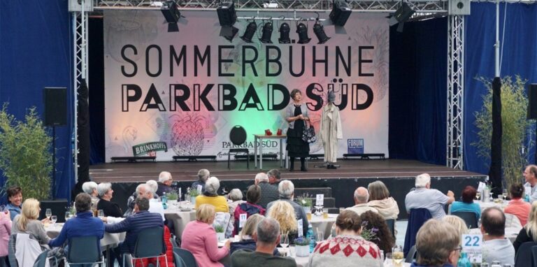 Die Sommerbühne im letzten Jahr. Damals gab es die Möglichkeit, Schnelltests zu machen, noch gar nicht.