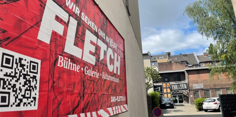 Die Diskussionen über das Theater Fletch Bizzel reißen nicht ab.