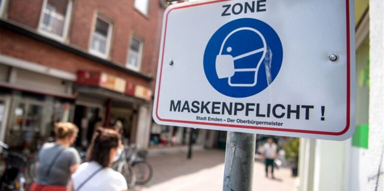 Ein Festhalten an der Maskenpflicht im Freien wird auch von vielen Experten als unnötig angesehen. In Innenräumen sieht das anders aus.