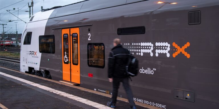 Abellio betreibt in NRW unter anderem den RE 1 von Hamm nach Aachen, andere Regionallinien und mehrere S-Bahn-Linien.