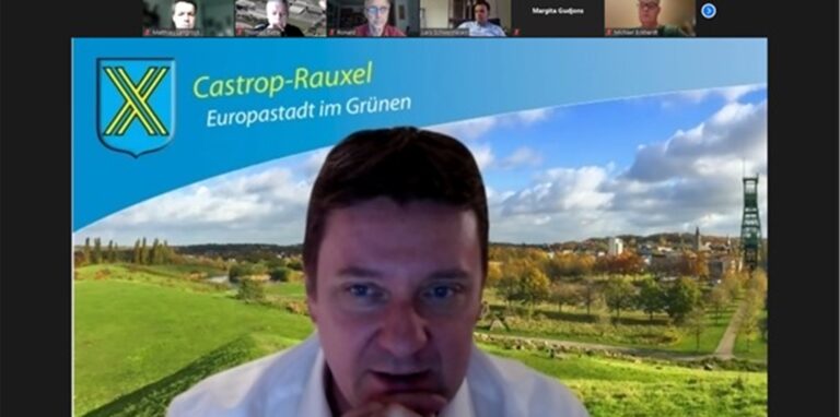 Bürgermeister Rajko Kravanja moderierte die Veranstaltung zur Zukunft des Handels und der Gastronomie in Castrop-Rauxel.
