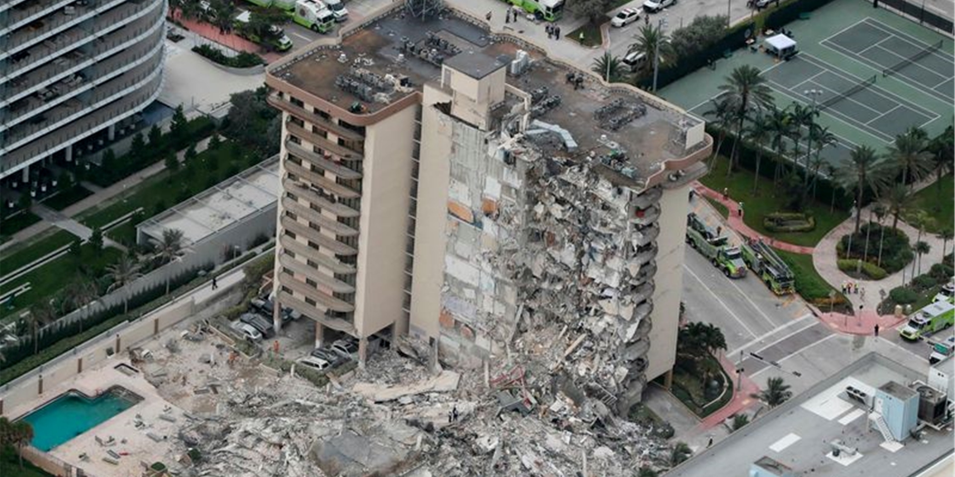 Eine Seite des Gebäudes liegt in Trümmern. Foto: Amy Beth Bennett/South Florida Sun-Sentinel/AP/dpa