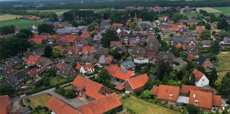 Die Rhader vermissen eine echte Mitte in ihrem 5500-Seelen-Dorf: Vorschläge, wie sie aussehen könnte, haben sie bei der Bürgerwerkstatt gemacht.