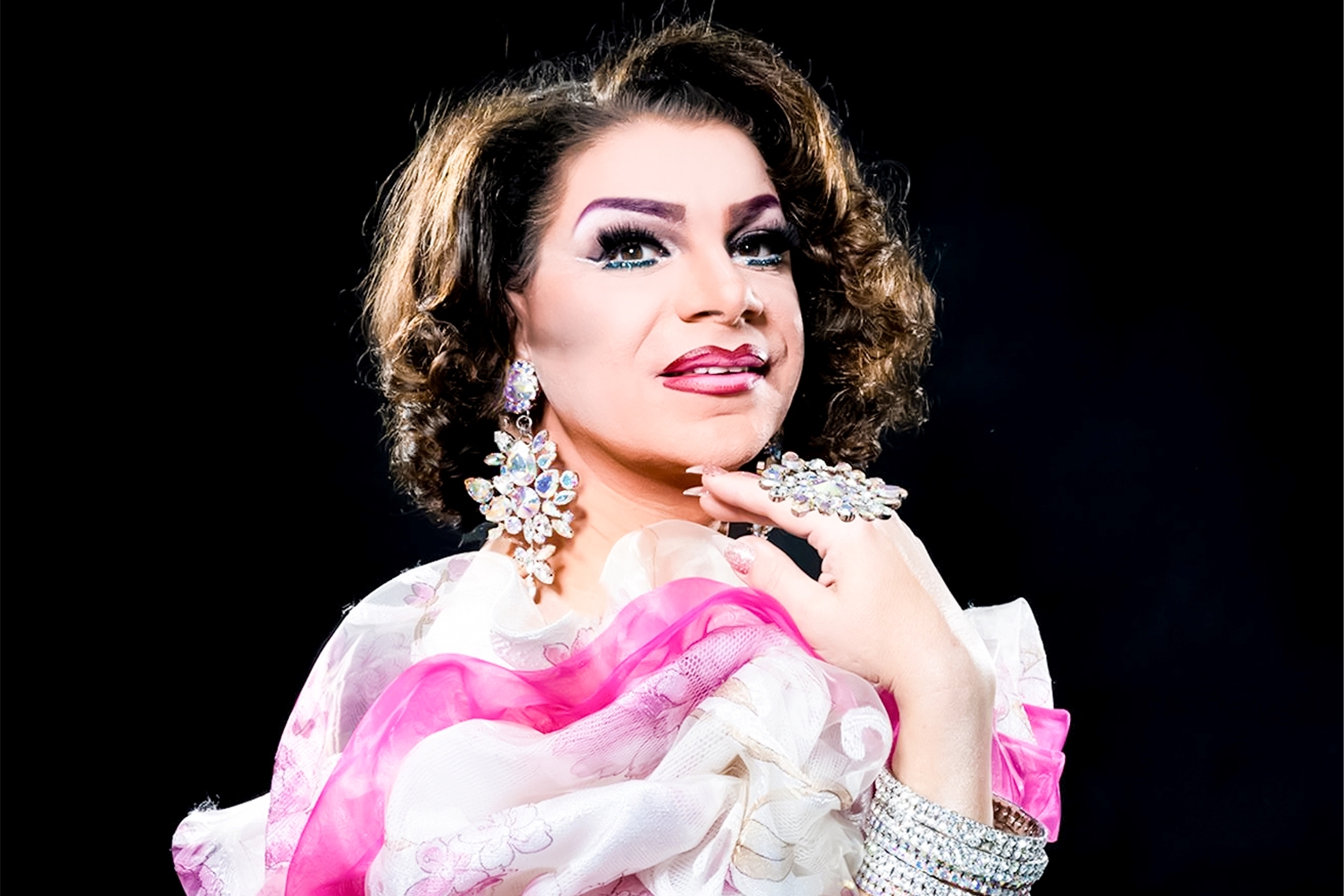 Antonino Waldmann-Russello alias Antonella Rossi steht auf der Bühne für Glitzer und Glamour.