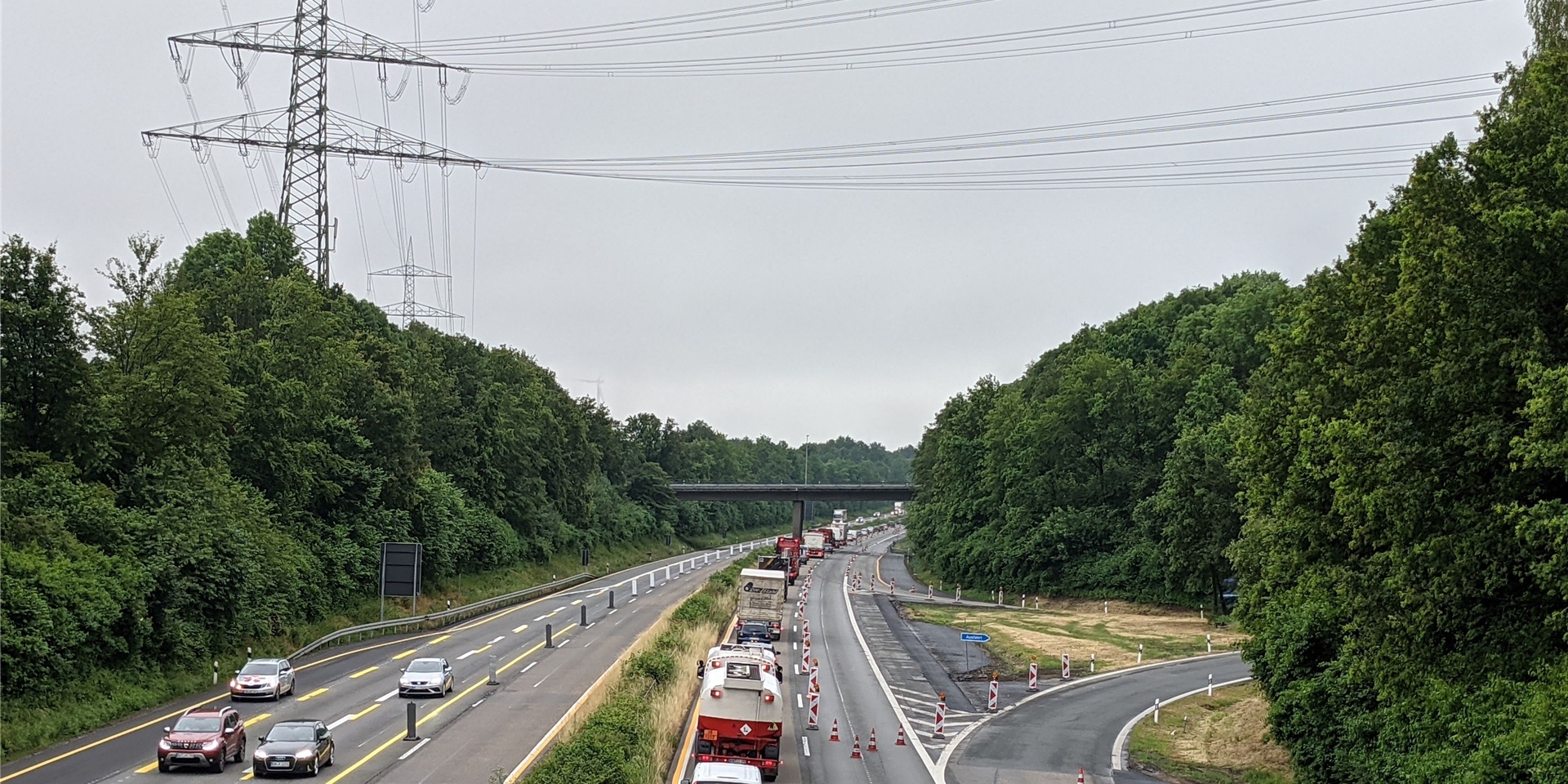 Der ADAC sieht auf der A31 erhöhte Staugefahr während der Sommerferien.