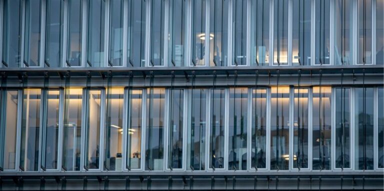 Die Wirtschaft begrüßt das Auslaufen der coronabedingten Homeofficepflicht. Foto: Michael Kappeler/dpa