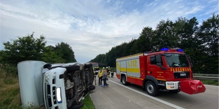Das Wohnmobil des Halterner Paares kippte auf die Seite.