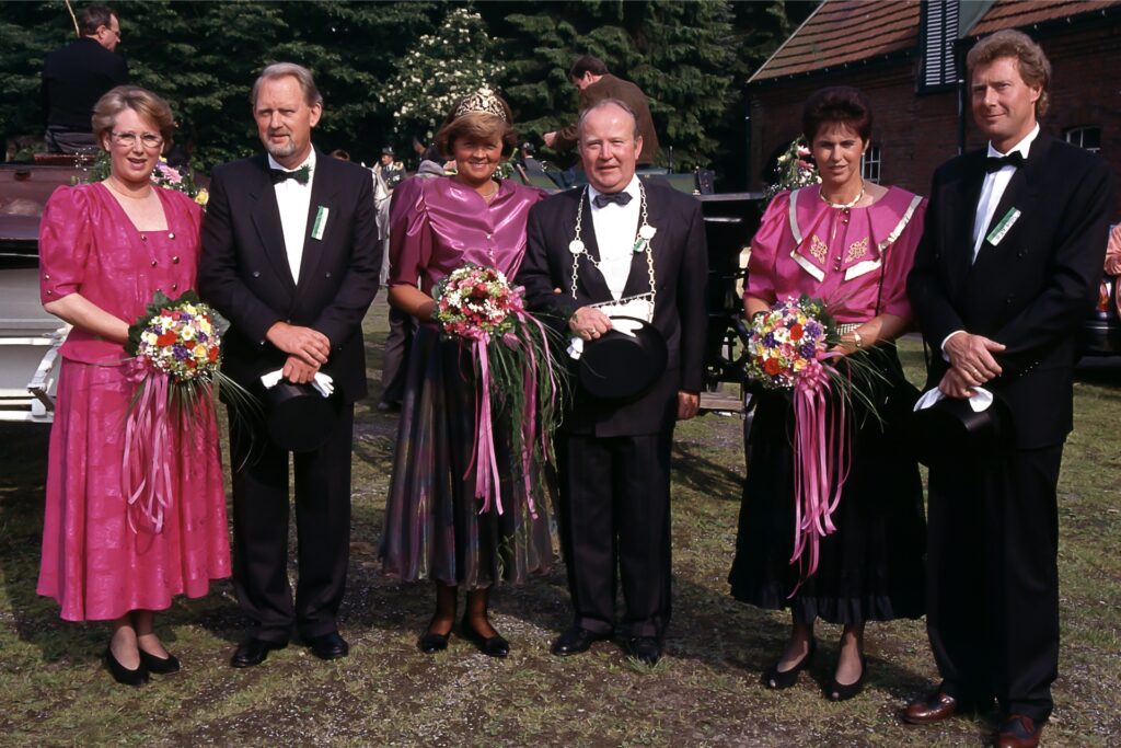 title attribut Die Throngemeinschaft aus dem Jahr 1991.
