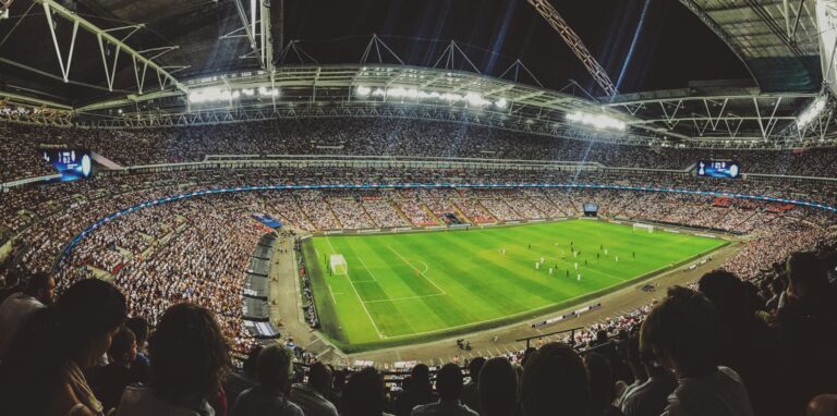 Im Wembley-Stadion laufen in dieser Woche die Halbfinalspiele der Fußball-Europameisterschaft – vor jeweils 60.000 Zuschauern. Für unseren Autor ist das eine Ungeheuerlichkeit sondergleichen.