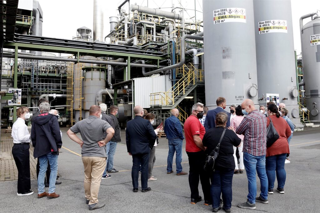 title attribut Die Marler Politiker besichtigten die wichtigsten Projekte im Chemiepark.