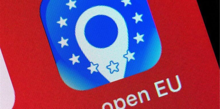 Die Info-Seite reopen.europa.eu/de – auch via App abrufbar – informiert Reisende über Corona-Regeln in Europa.