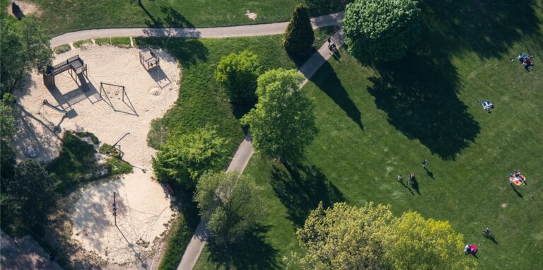 Im Gysenbergpark in Herne ist das Paar aus Castrop-Rauxel ganz unvermittelt angegriffen worden.
