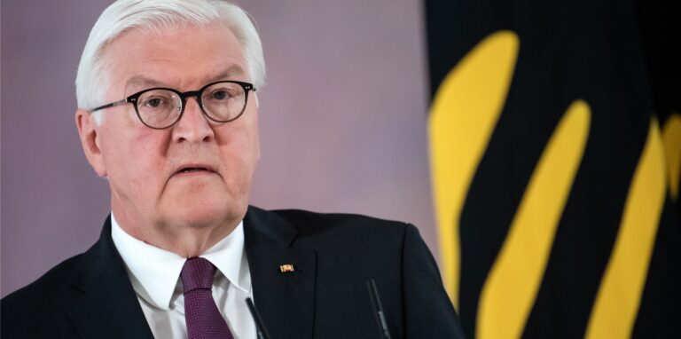 Bundespräsident Frank-Walter Steinmeier äußert sich im Schloss Bellevue zu den Überschwemmungen in Deutschland.