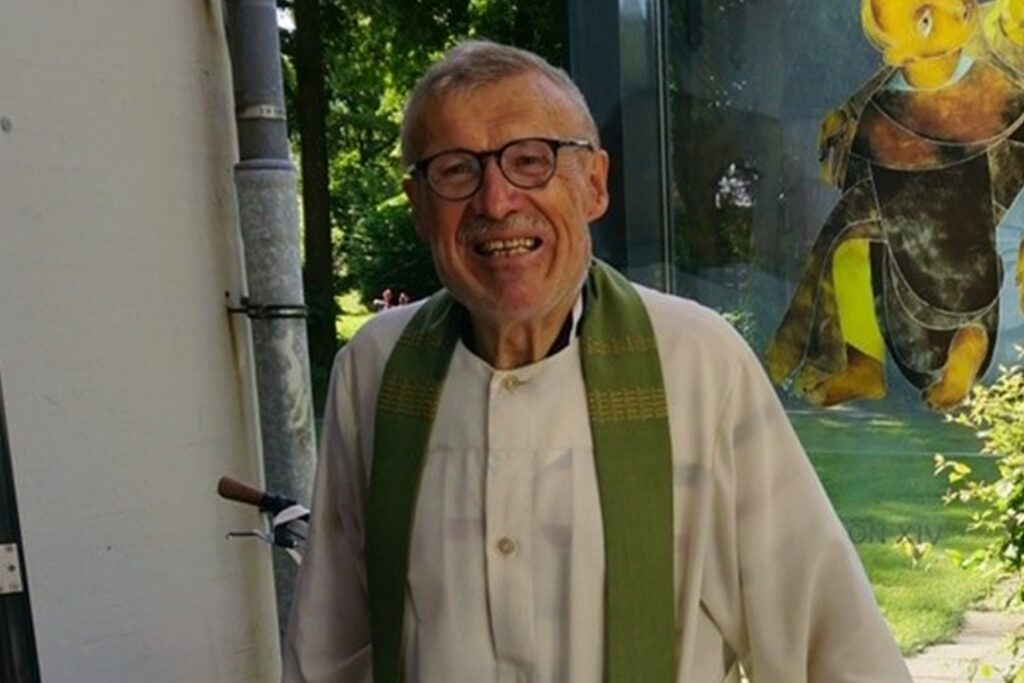 title attribut Für Pfarrer Bernd Westkamp hat der Gesang im Gottesdienst eine ganz besondere Bedeutung.