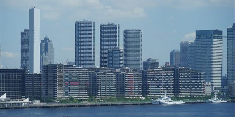 Ein Blick auf die Gebäude vom olympischen Dorf, einer Wohnsiedlung für die Athleten der Sommerspiele in Tokio.